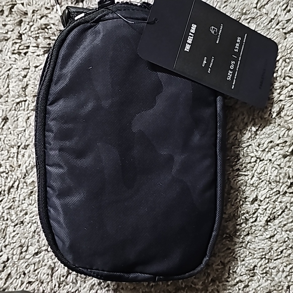 Fabletics Dark Camo Belt Bag NEW‼️